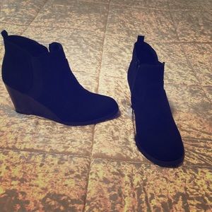 Super cute wedge booties